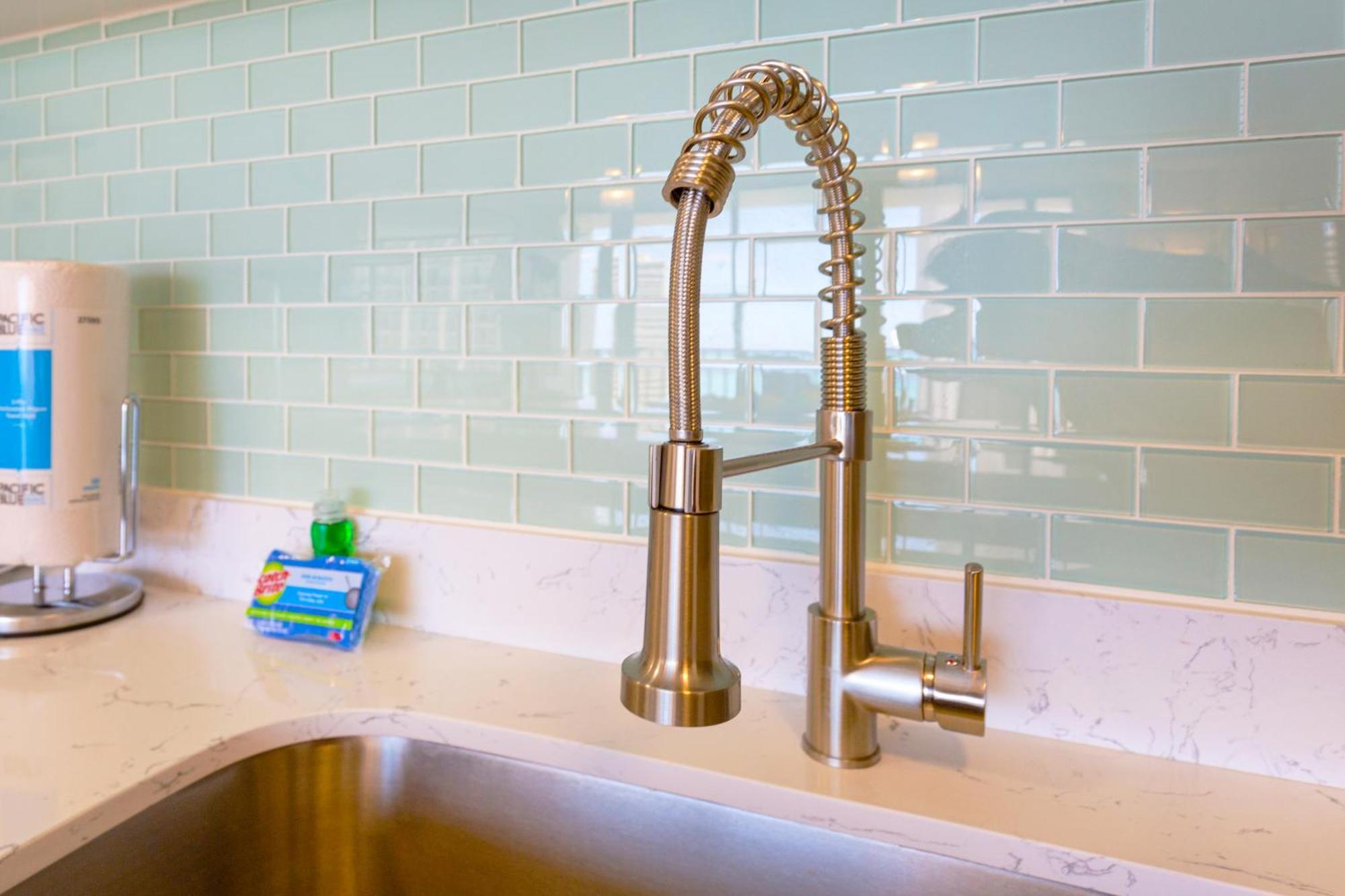 Renovated Ocean View Suite, Near Beach, Free Parking Honolulu Esterno foto