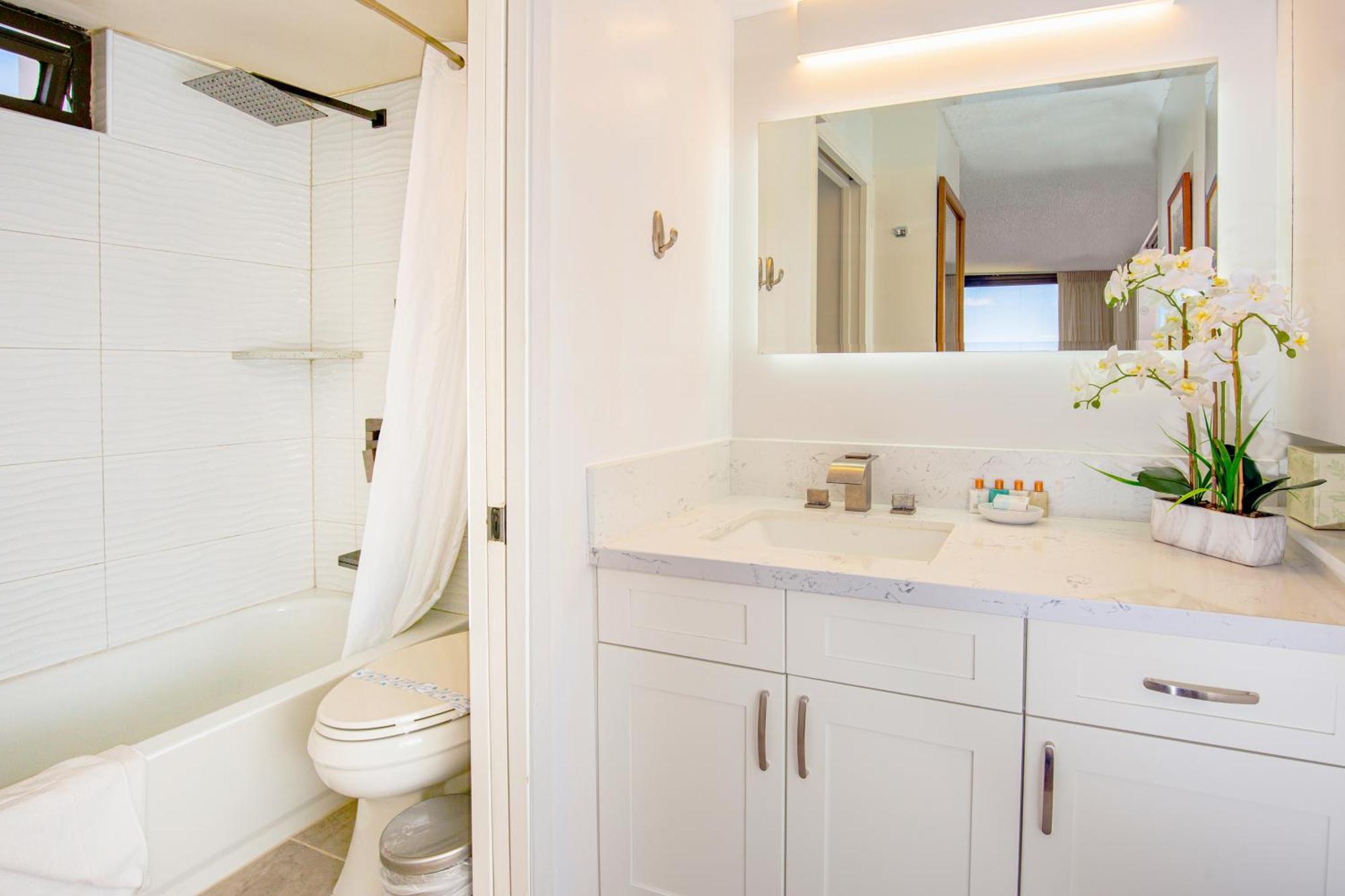 Renovated Ocean View Suite, Near Beach, Free Parking Honolulu Esterno foto