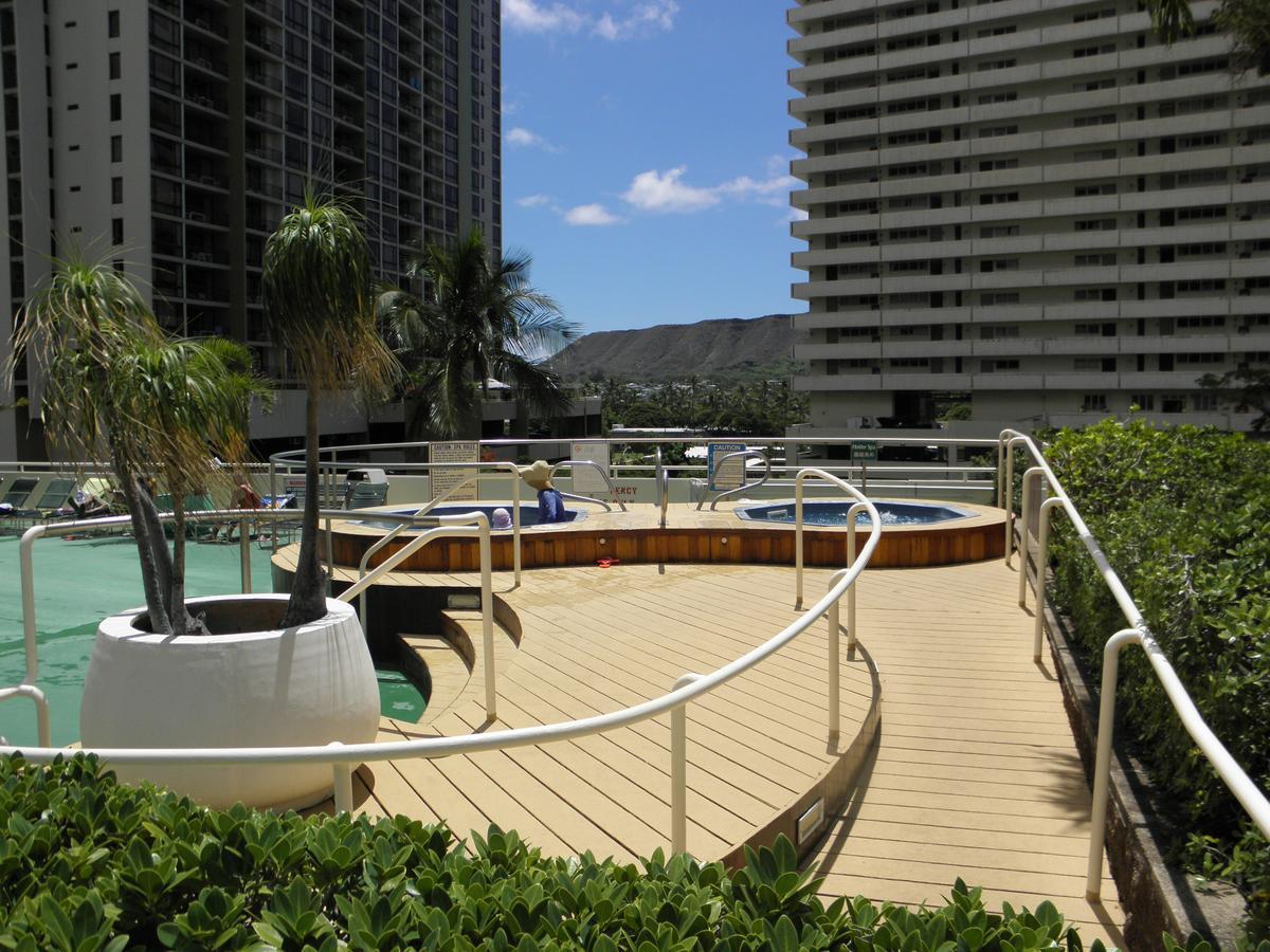 Renovated Ocean View Suite, Near Beach, Free Parking Honolulu Esterno foto